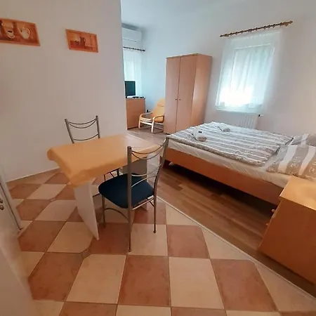 Lejlighed Petra Apartmanhaz Kehidakustány