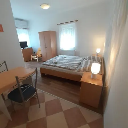 Lejlighed Petra Apartmanhaz Kehidakustány