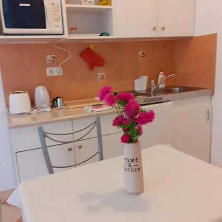 Petra Apartmanhaz * Kehidakustány