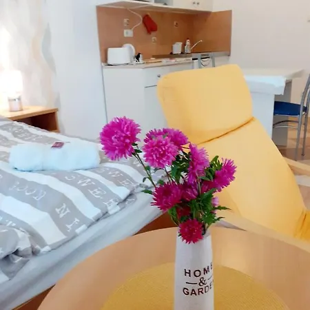 Petra Apartmanhaz * Kehidakustany