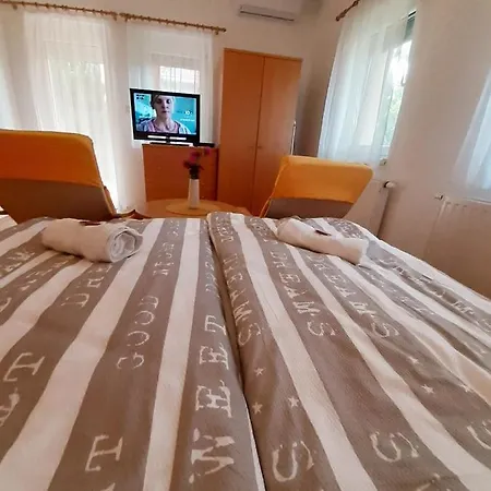 Petra Apartmanhaz Kehidakustány