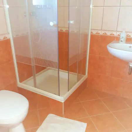 Petra Apartmanhaz Kehidakustany