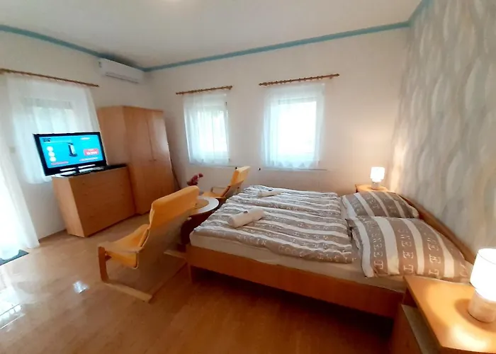 Petra Apartmanhaz *