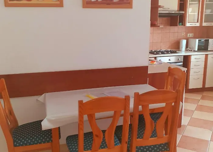 Lägenhet Petra Apartmanhaz