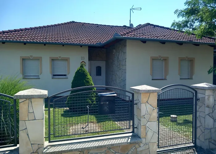 Petra Apartmanhaz Daire *